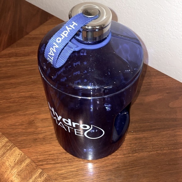 Hydro Mate water jug - 1 gallon - Picture 1 of 5